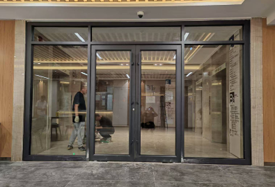 嘉峪关肯德基门可以有几种颜色？代表哪些含义？