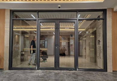 嘉峪关肯德基门由哪些配件组成？