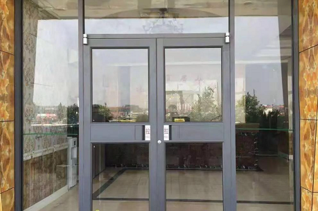 嘉峪关双玻肯德基门 | 中空钢化玻璃 | 隔音保温！