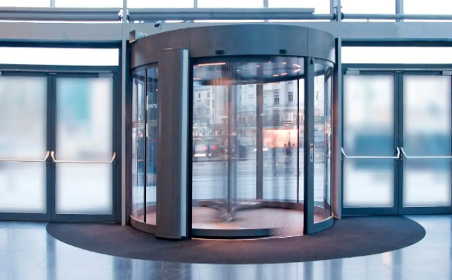 嘉峪关应对人流量大的入口？旋转门的高效分流与不间断通行优势！